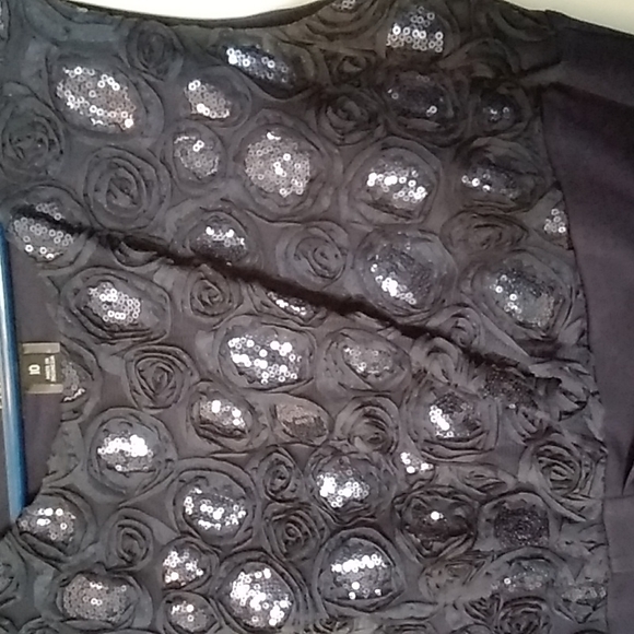 Ladies party Dress - Picture 2 of 3